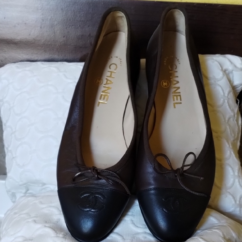 CHANEL Women's Dark Brown and Black Flats